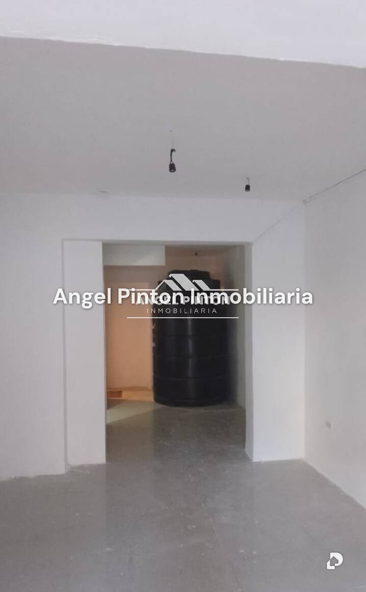 Local comercial en Av Sucre de los Dos Caminos, Caracas – 5