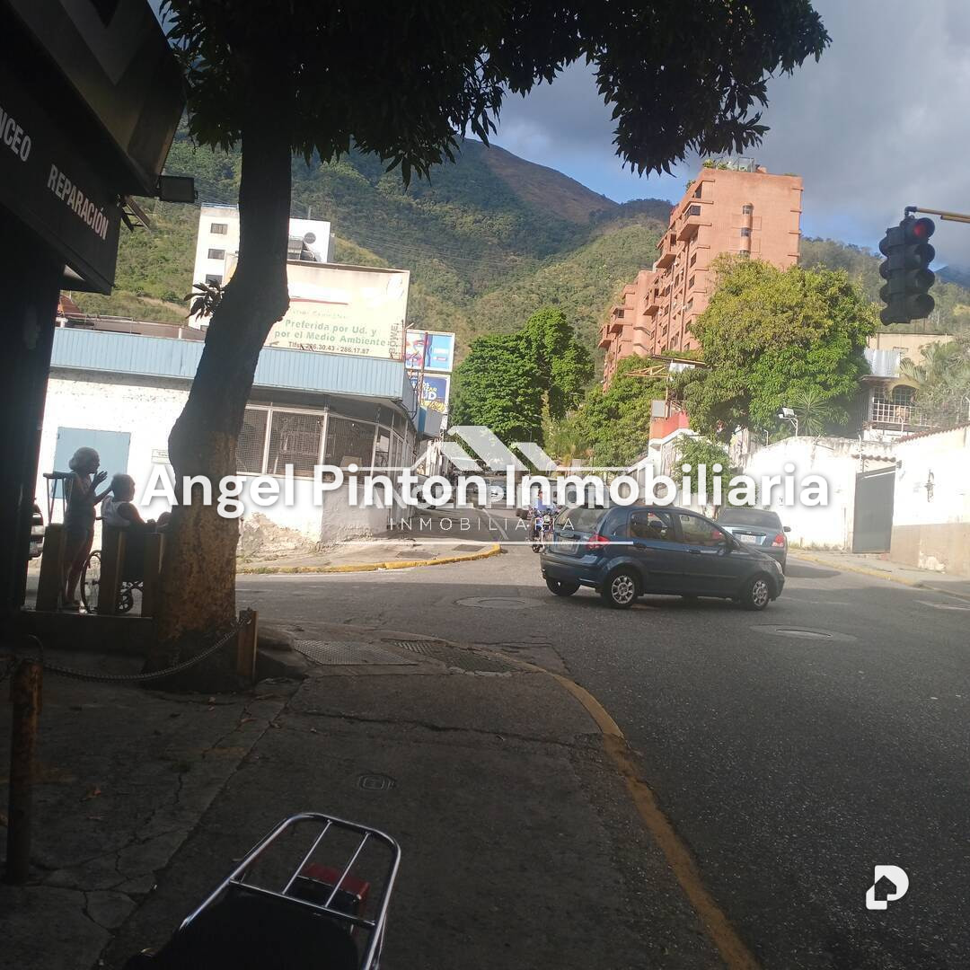 Local comercial en Av Sucre de los Dos Caminos, Caracas – 2