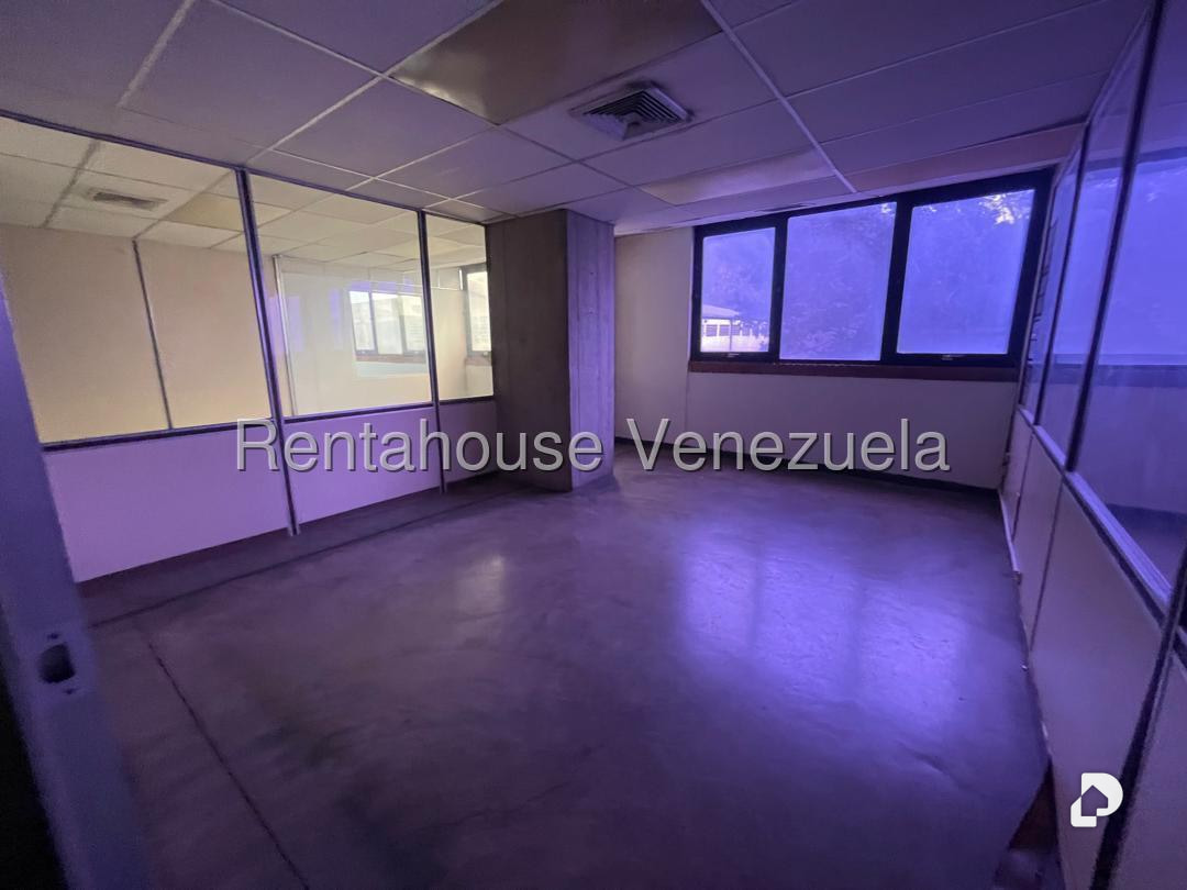 Local comercial en El Valle, Caracas – 14