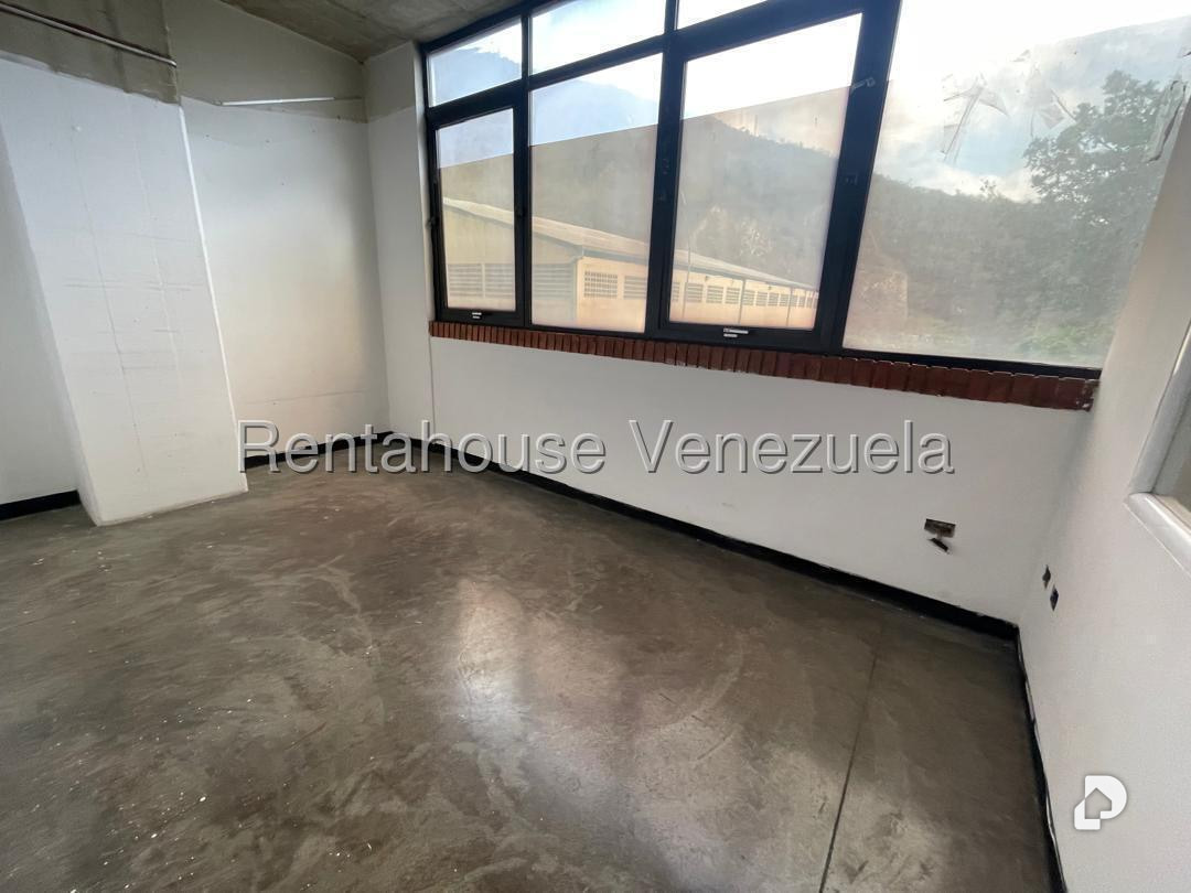 Local comercial en El Valle, Caracas – 11