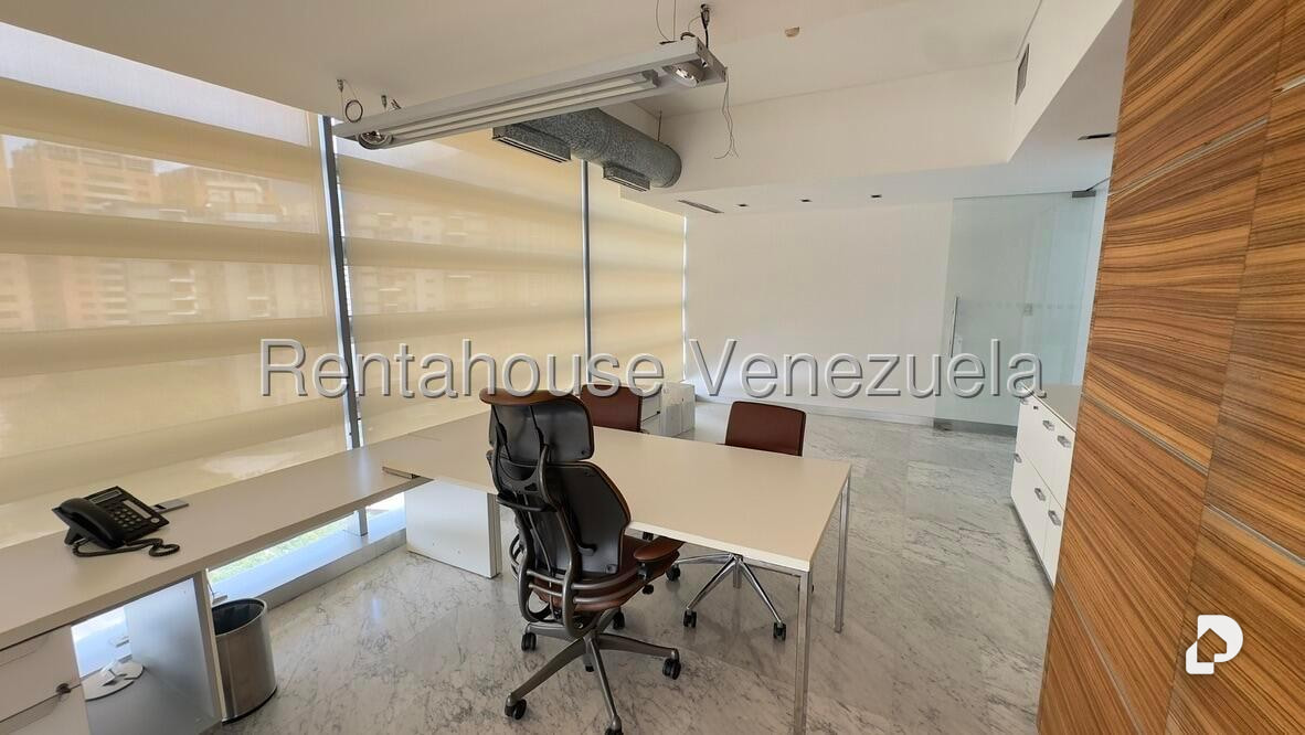 Local comercial en Los Dos Caminos, Caracas – 2