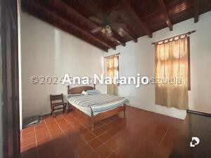 House in Prados del Este, Caracas – 30