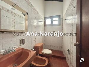 House in Prados del Este, Caracas – 27