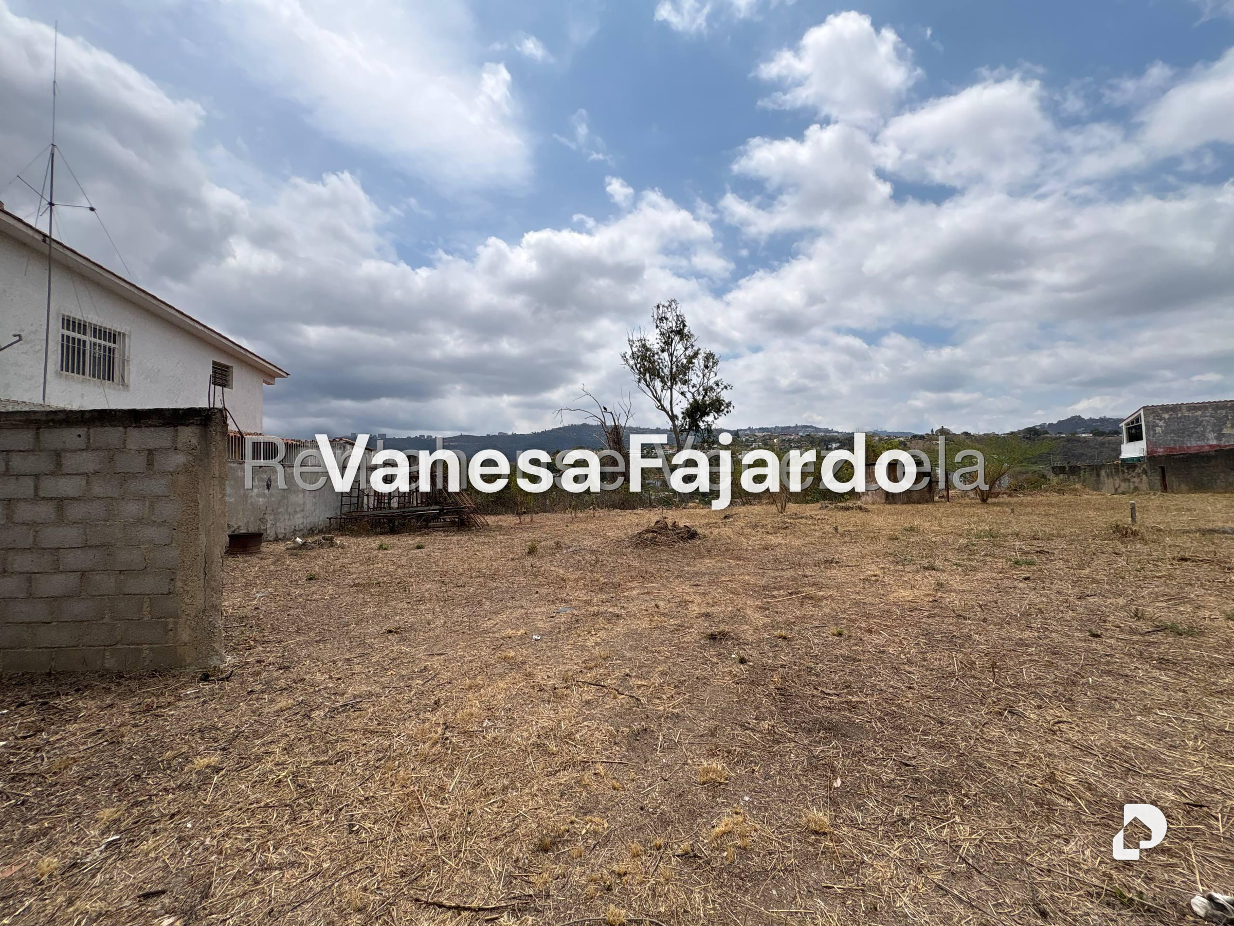 Terreno en Macaracuay, Caracas – 24
