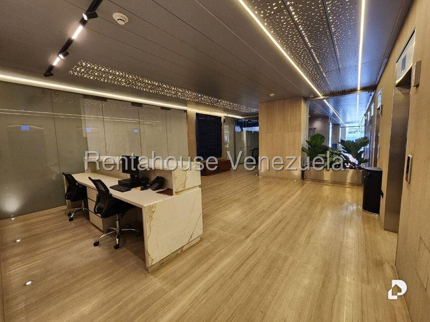 Oficina en Las Mercedes, Caracas – 6