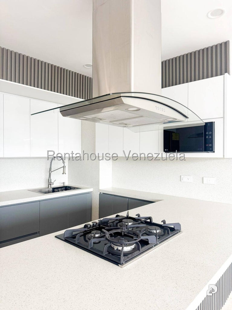 Apartamento en El Rosal, Caracas – 15
