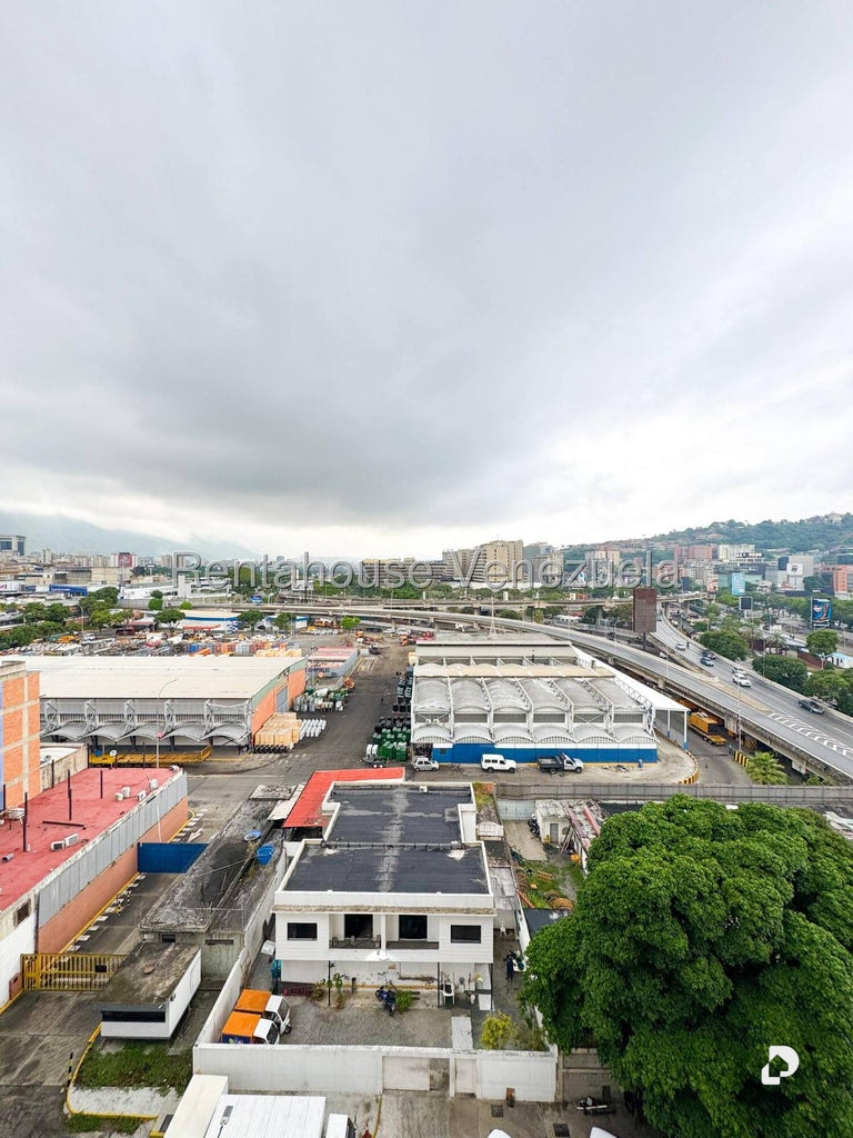 Apartamento en El Rosal, Caracas – 23