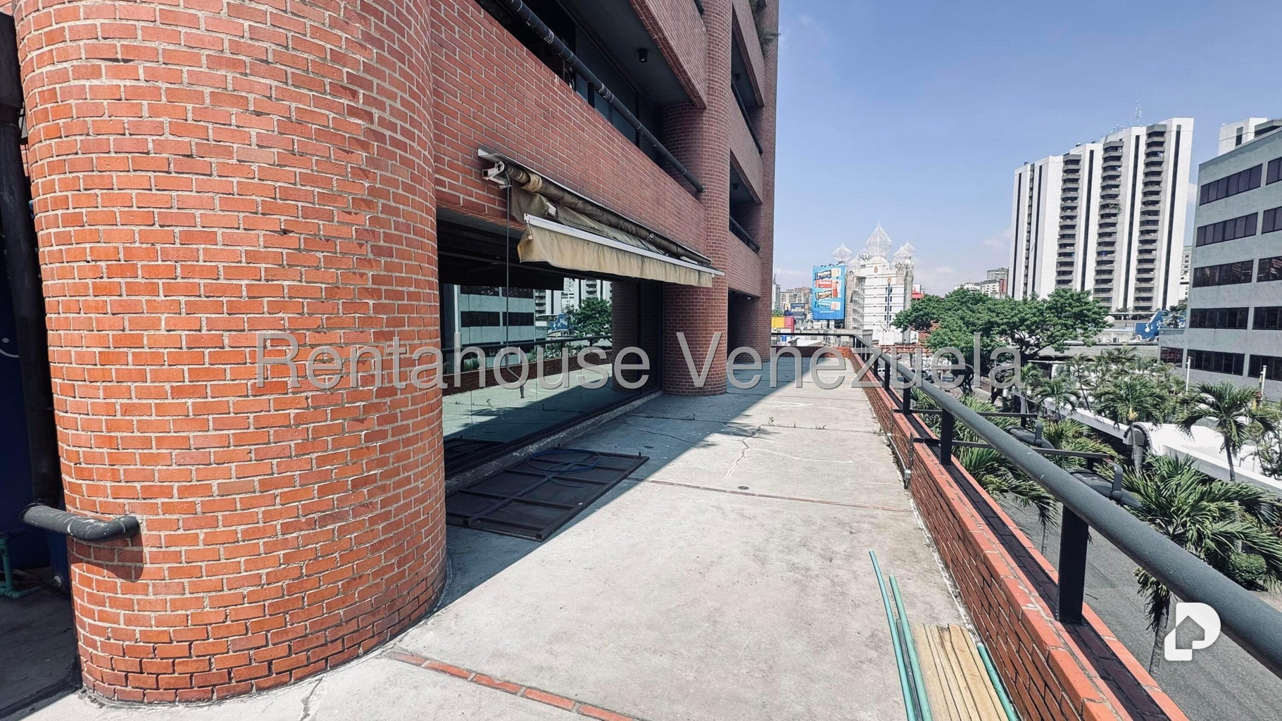 Oficina en El Rosal, Caracas – 28