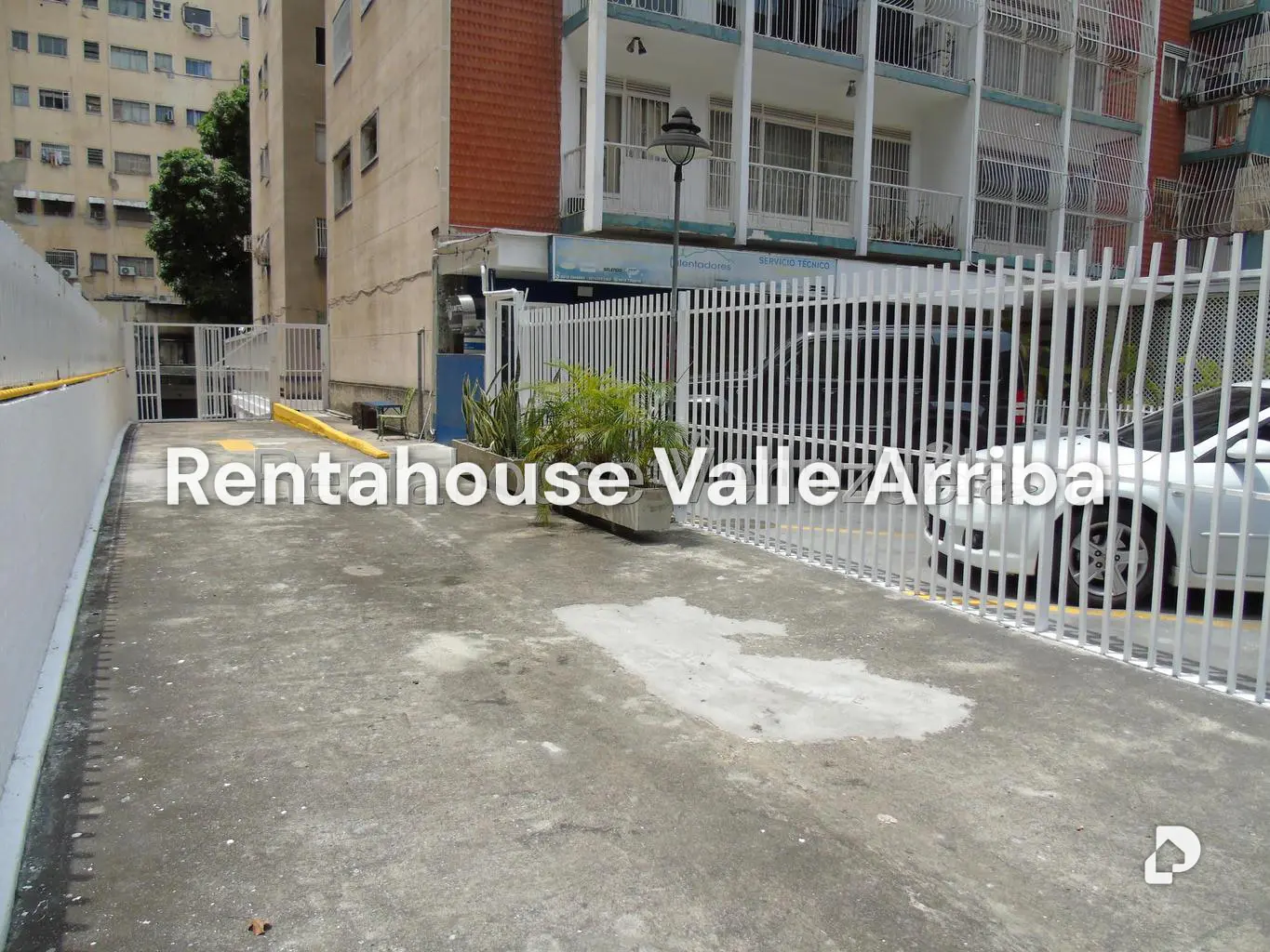 Local comercial en Los Palos Grandes, Caracas – 20
