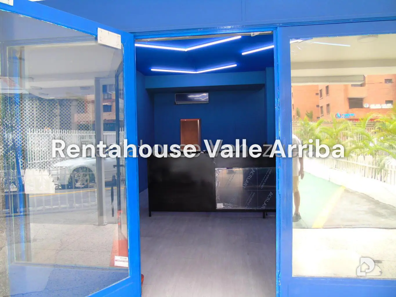 Local comercial en Los Palos Grandes, Caracas – 11