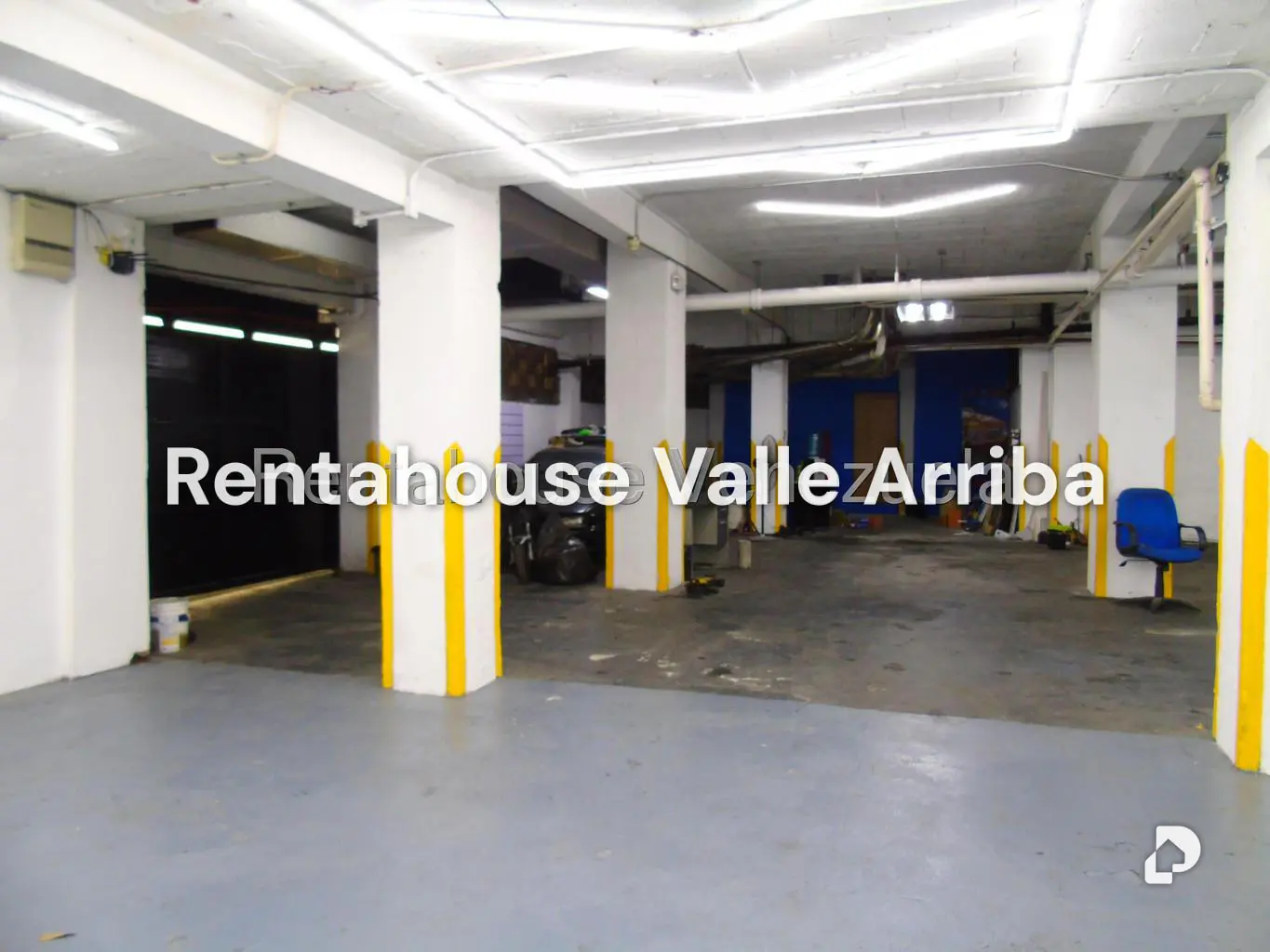 Local comercial en Los Palos Grandes, Caracas – 28