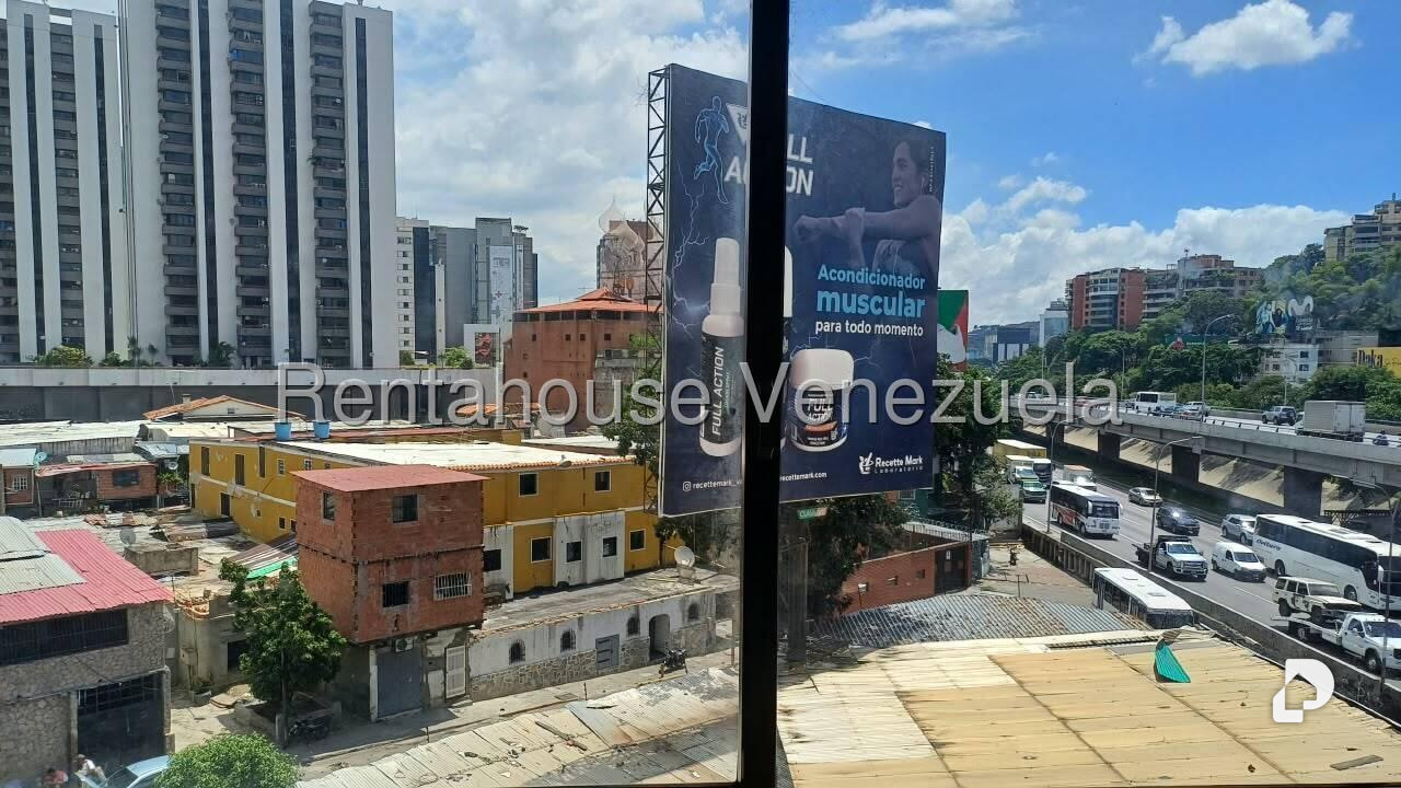 Oficina en Bello Monte, Caracas – 9
