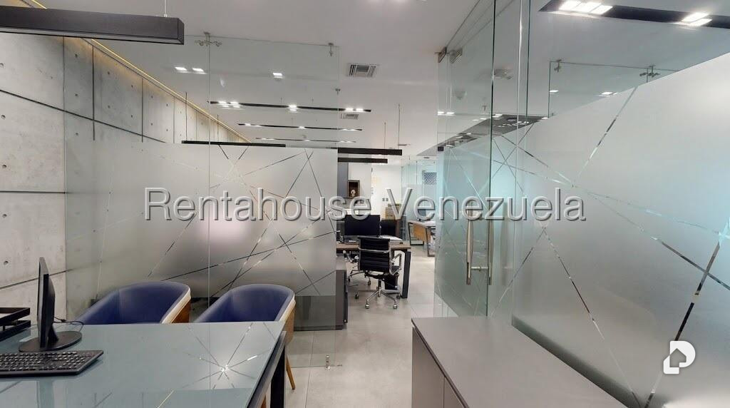 Oficina en Los Palos Grandes, Caracas – 10