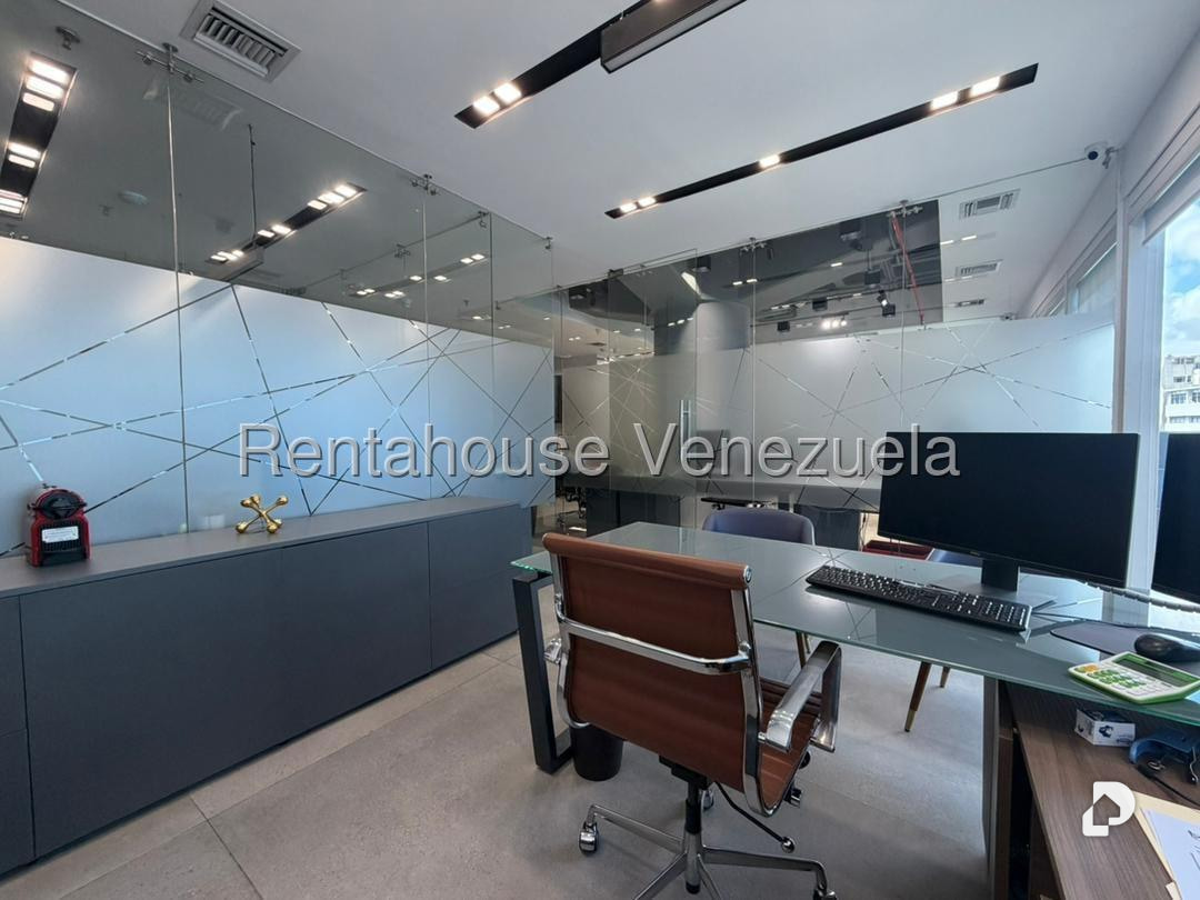 Oficina en Los Palos Grandes, Caracas – 5
