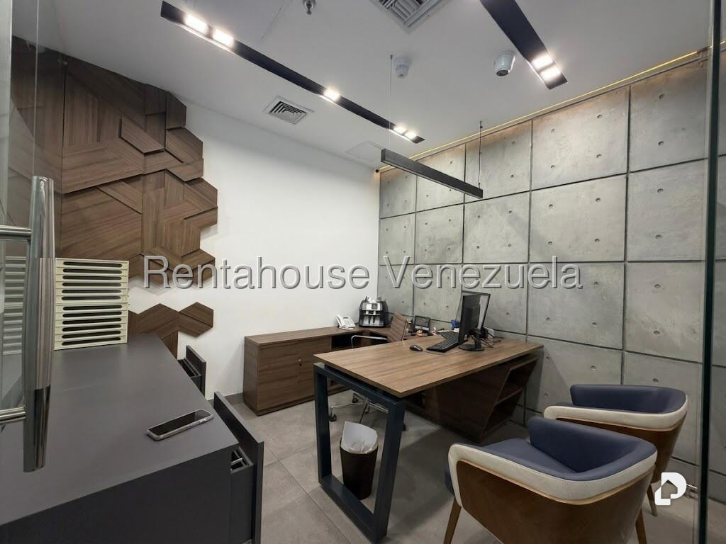 Oficina en Los Palos Grandes, Caracas – 4