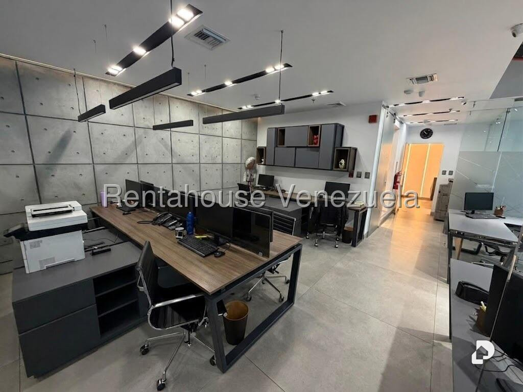 Oficina en Los Palos Grandes, Caracas – 15