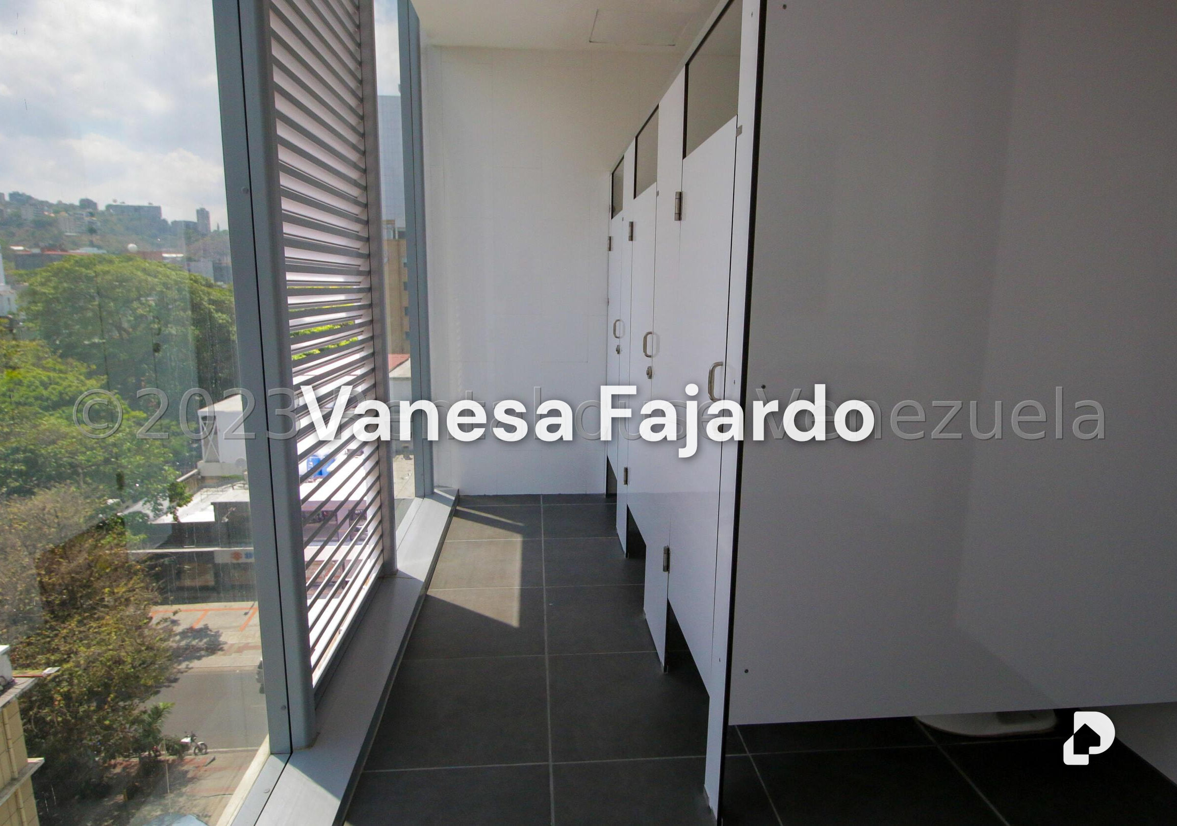 Oficina en Las Mercedes, Caracas – 14