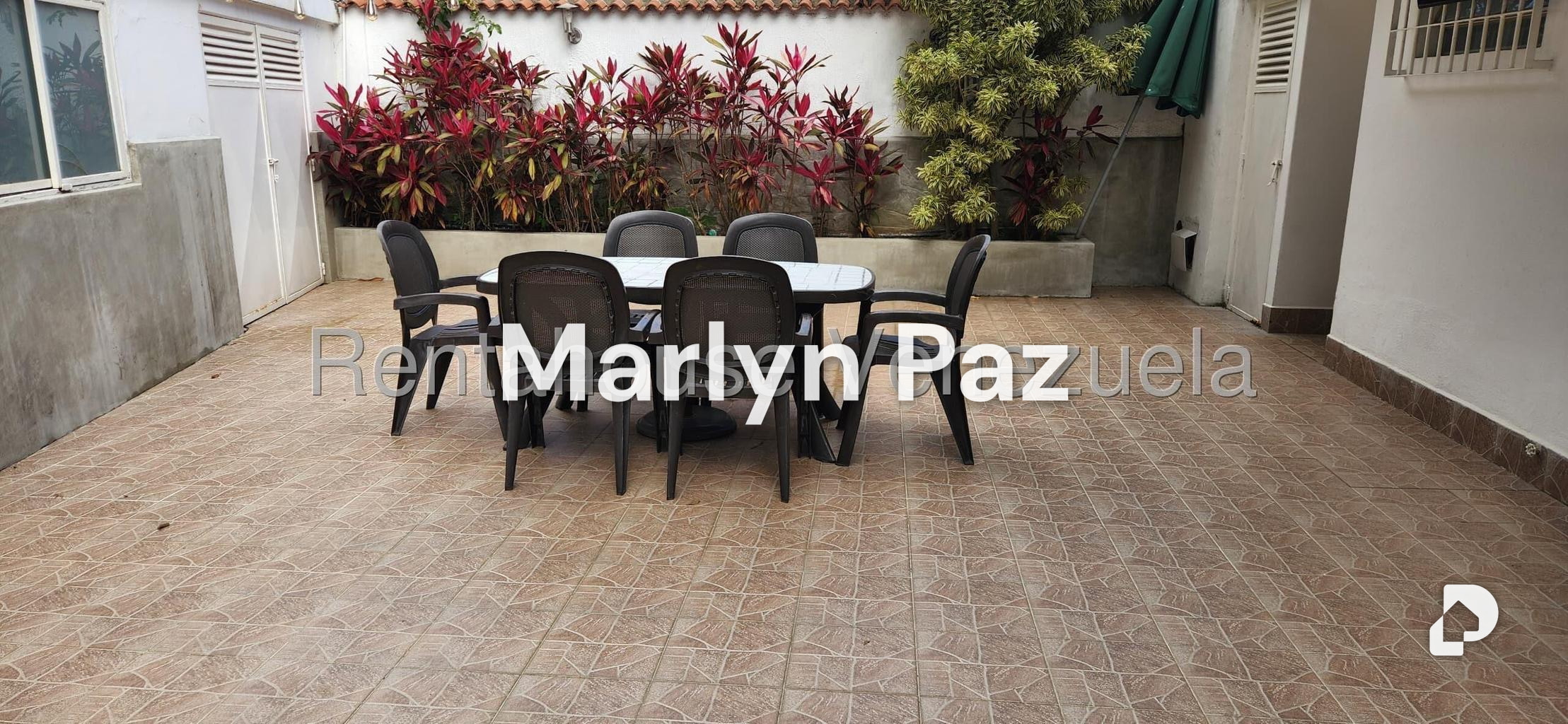 Casa en Alto Prado, Caracas – 23