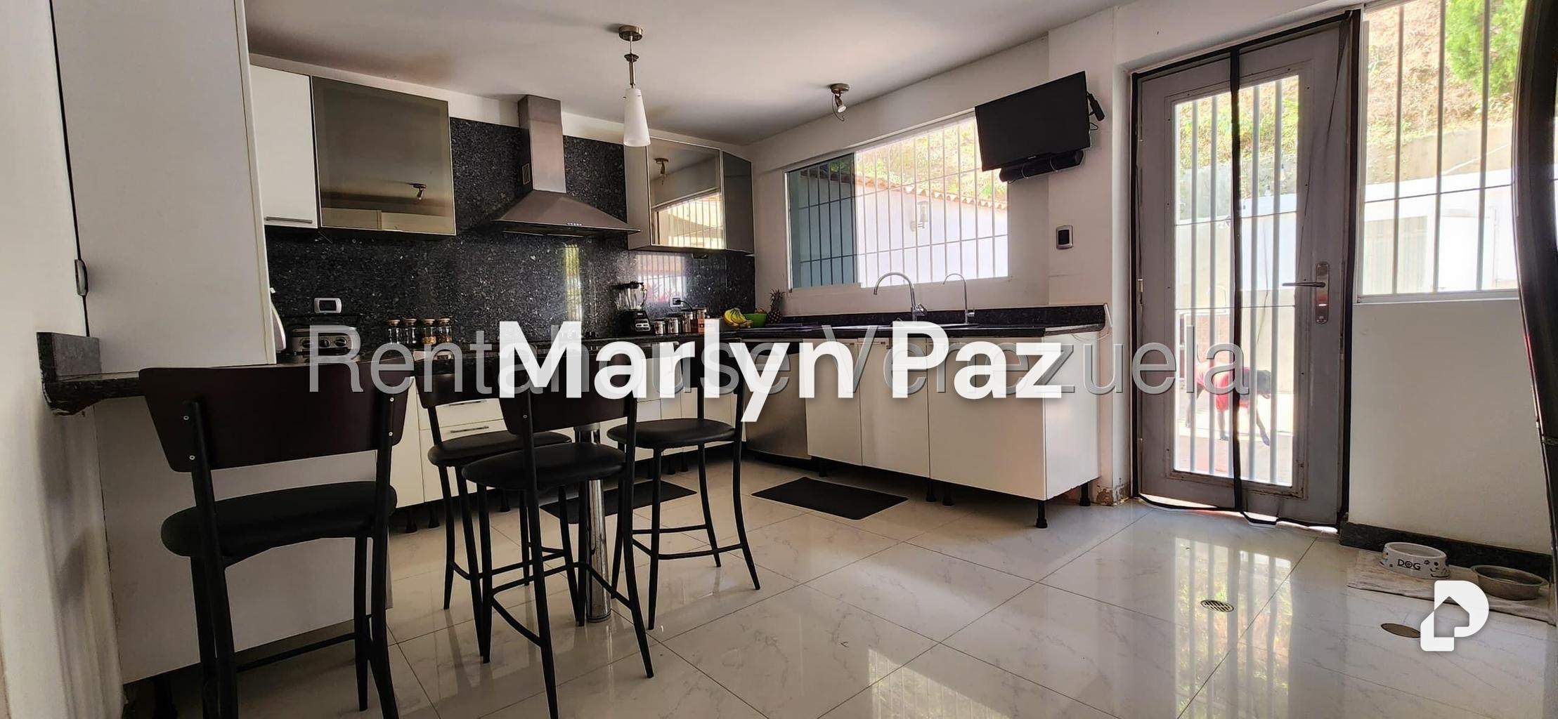 Casa en Alto Prado, Caracas – 18