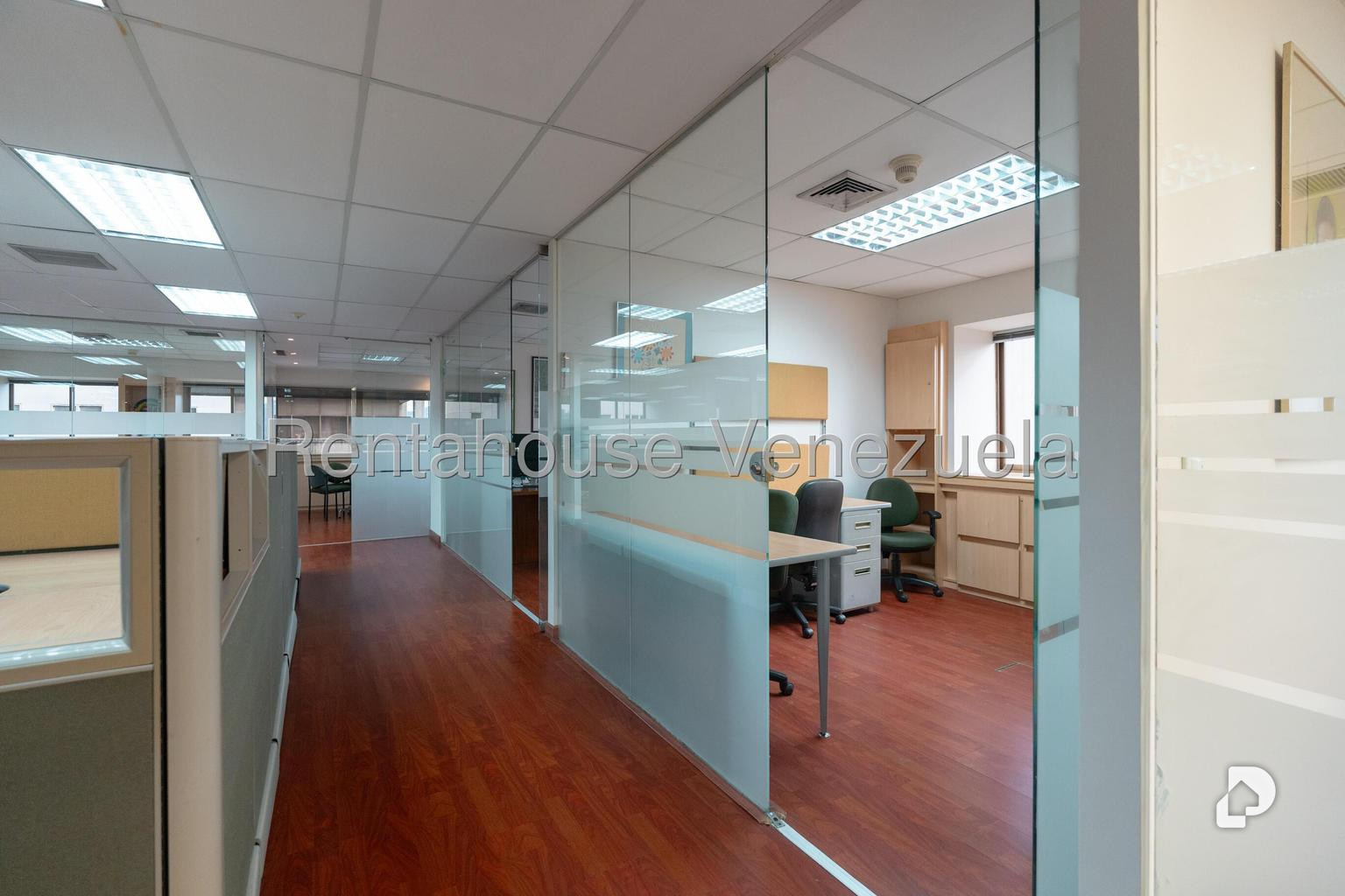 Oficina en Los Palos Grandes, Caracas – 10