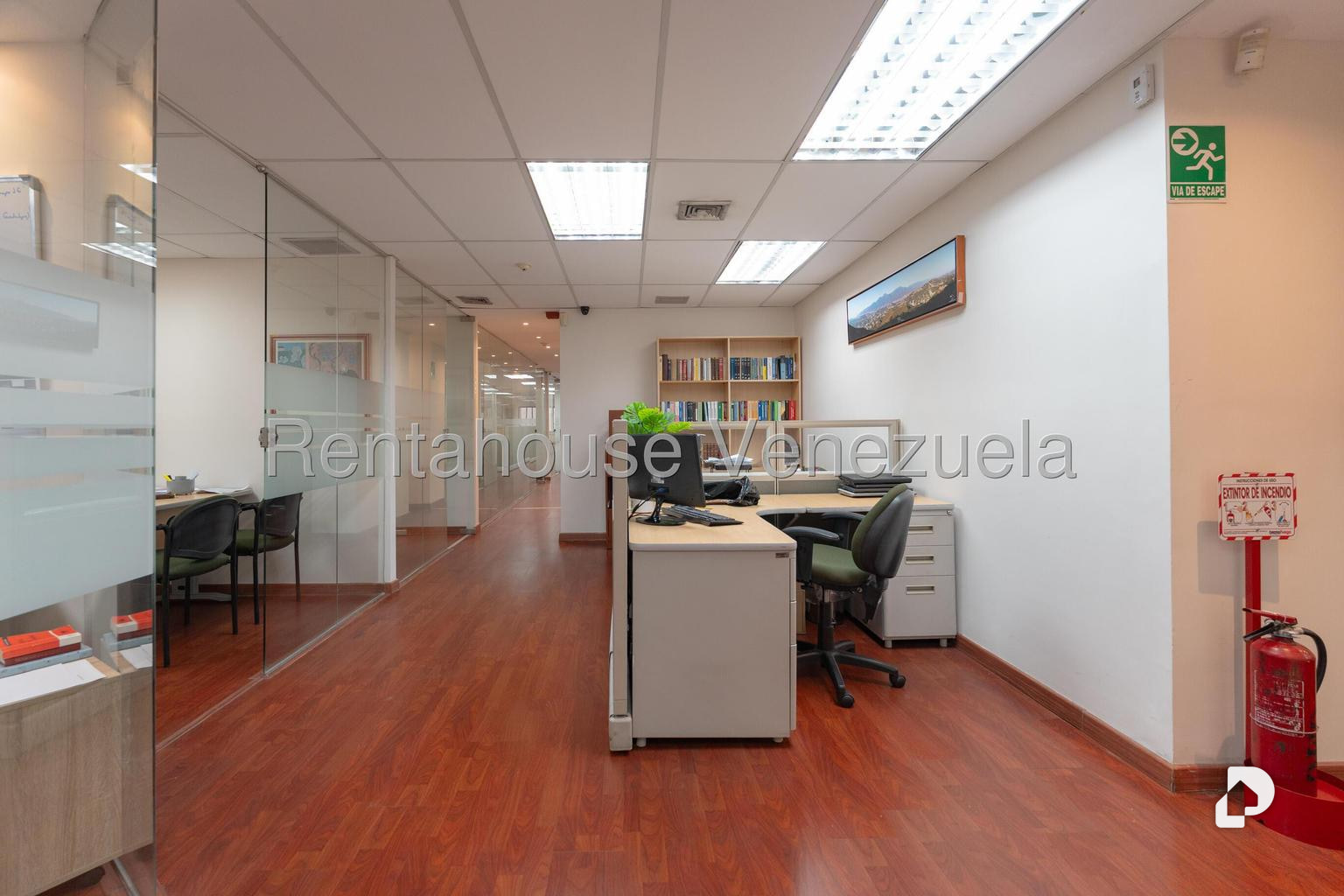 Oficina en Los Palos Grandes, Caracas – 25