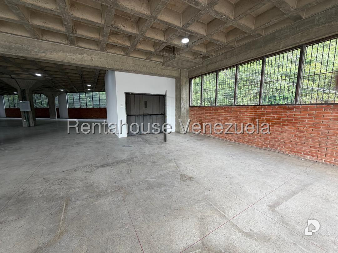 Local comercial en El Valle, Caracas – 16