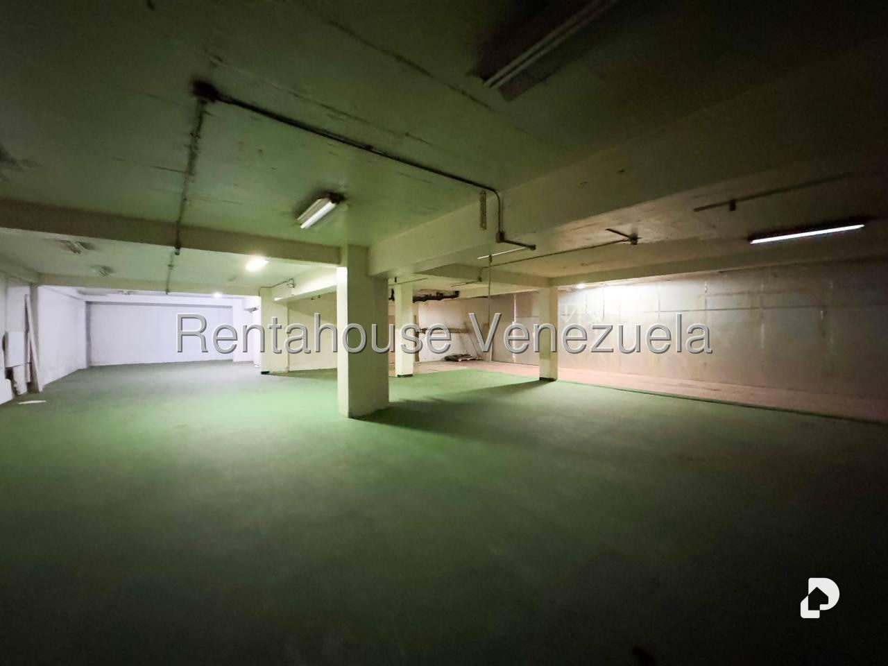 Edificio en La Urbina, Caracas – 30