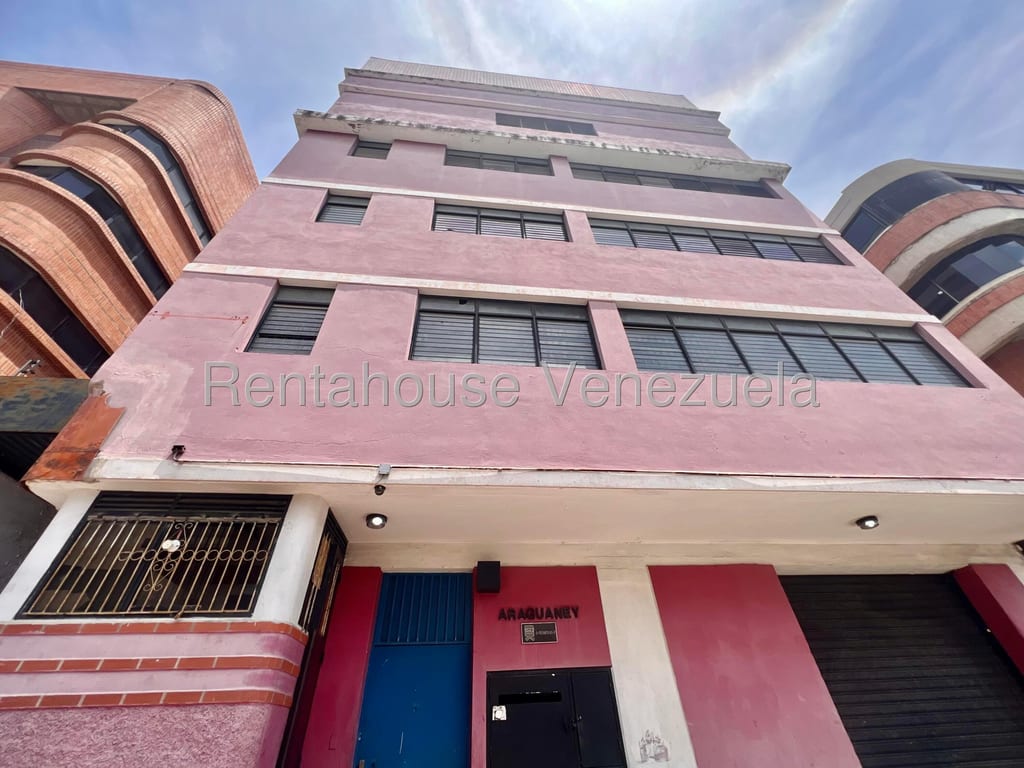 Edificio en La Urbina, Caracas