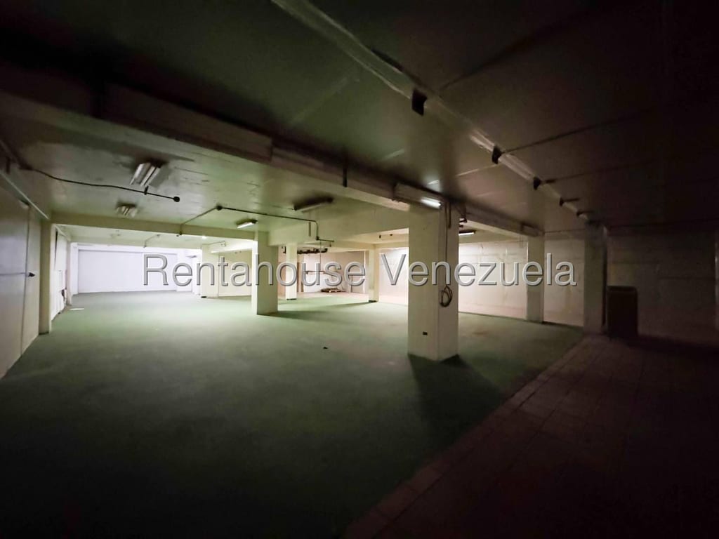 Edificio en La Urbina, Caracas
