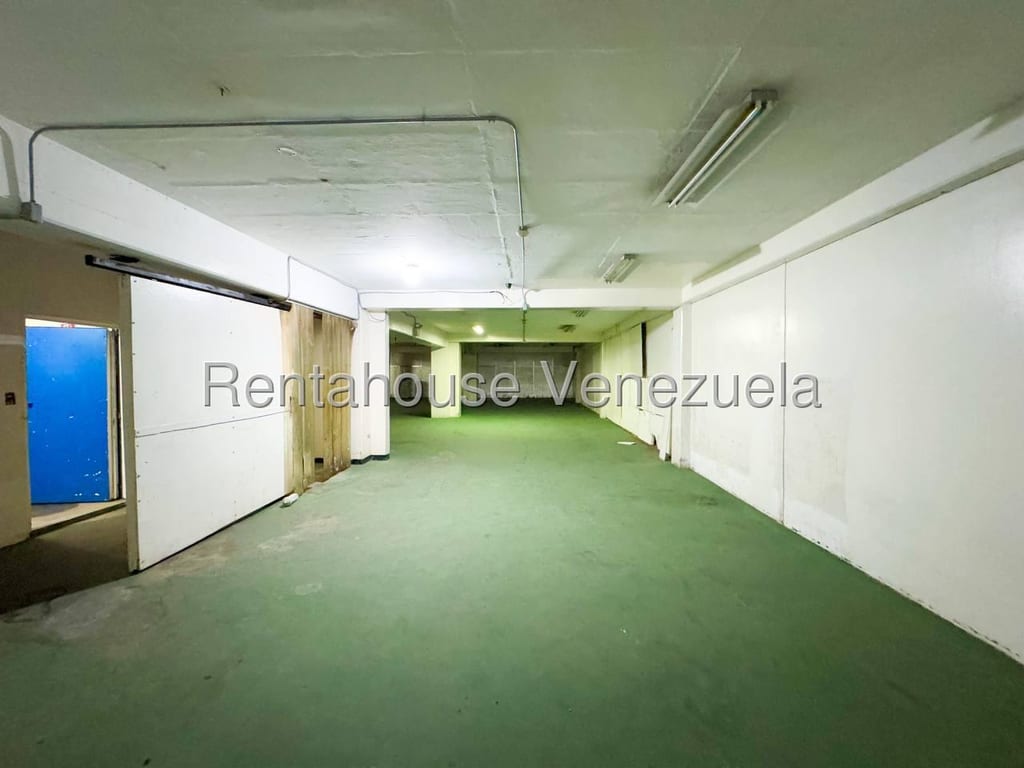 Edificio en La Urbina, Caracas