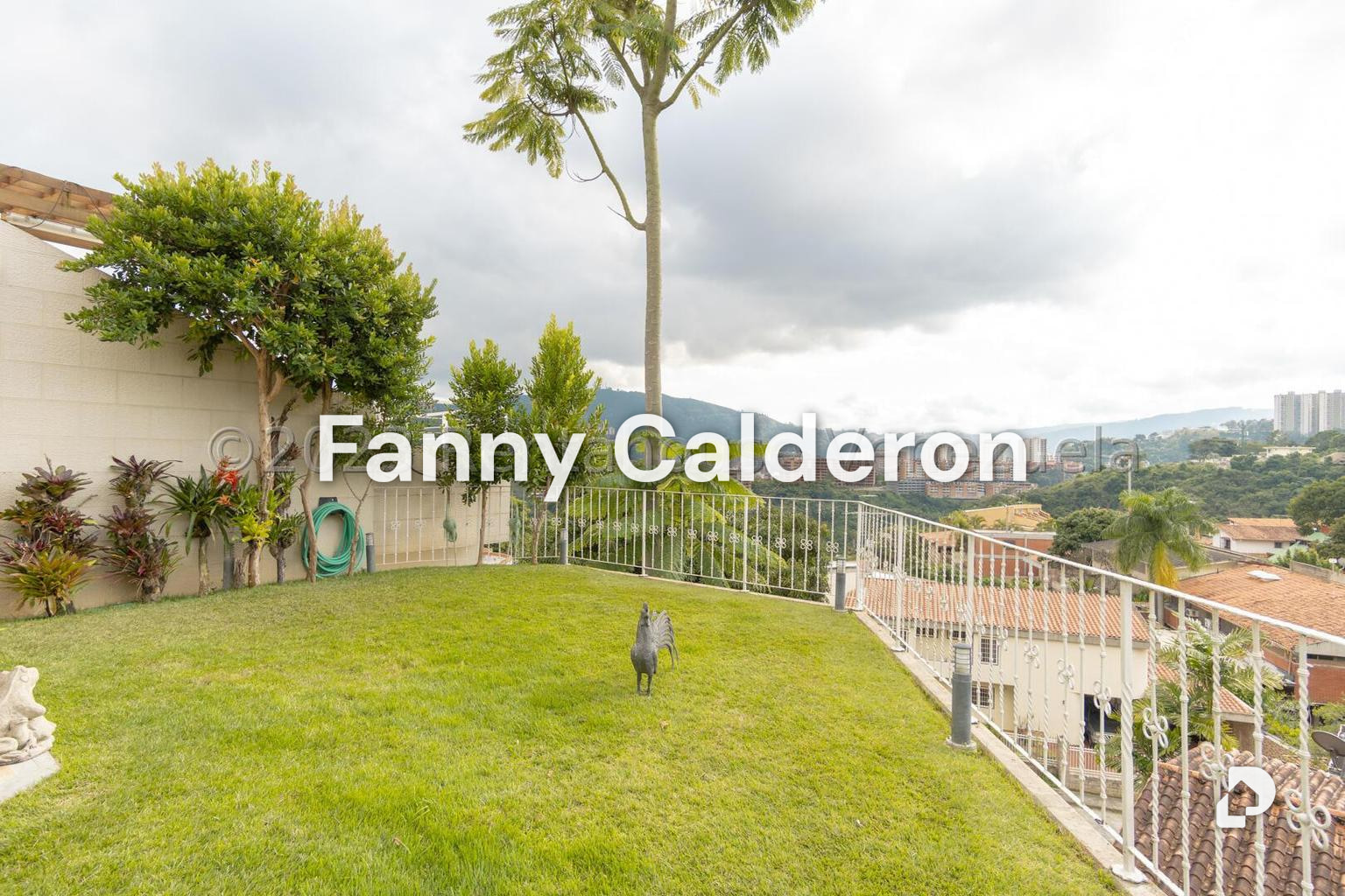 Casa en Colinas de Tamanaco, Caracas – 24