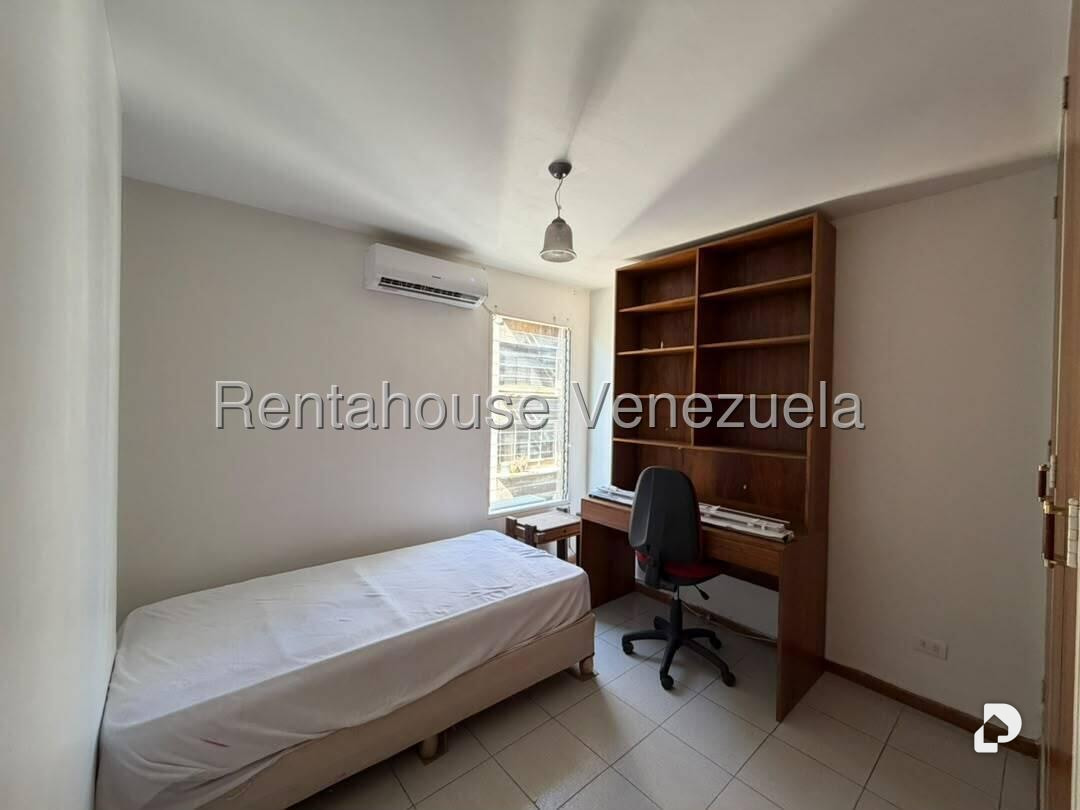 Apartamento en Los Palos Grandes, Caracas – 9