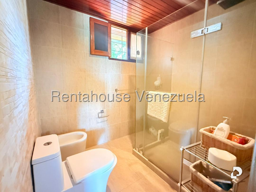 Casa en Lomas de La Lagunita, Caracas – 13