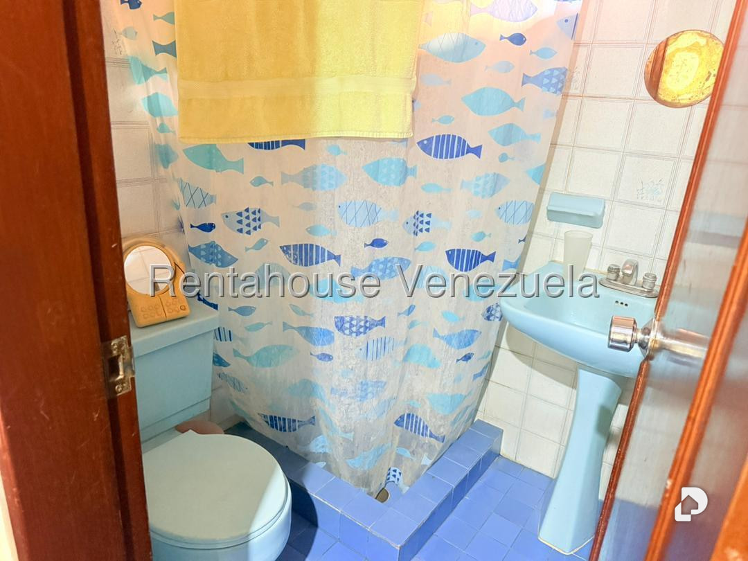 Casa en Lomas de La Lagunita, Caracas – 28