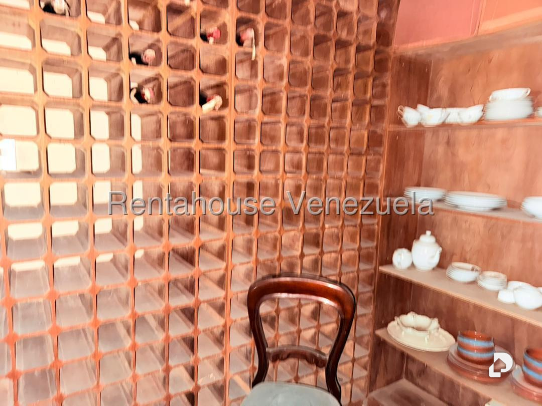 Casa en Lomas de La Lagunita, Caracas – 30