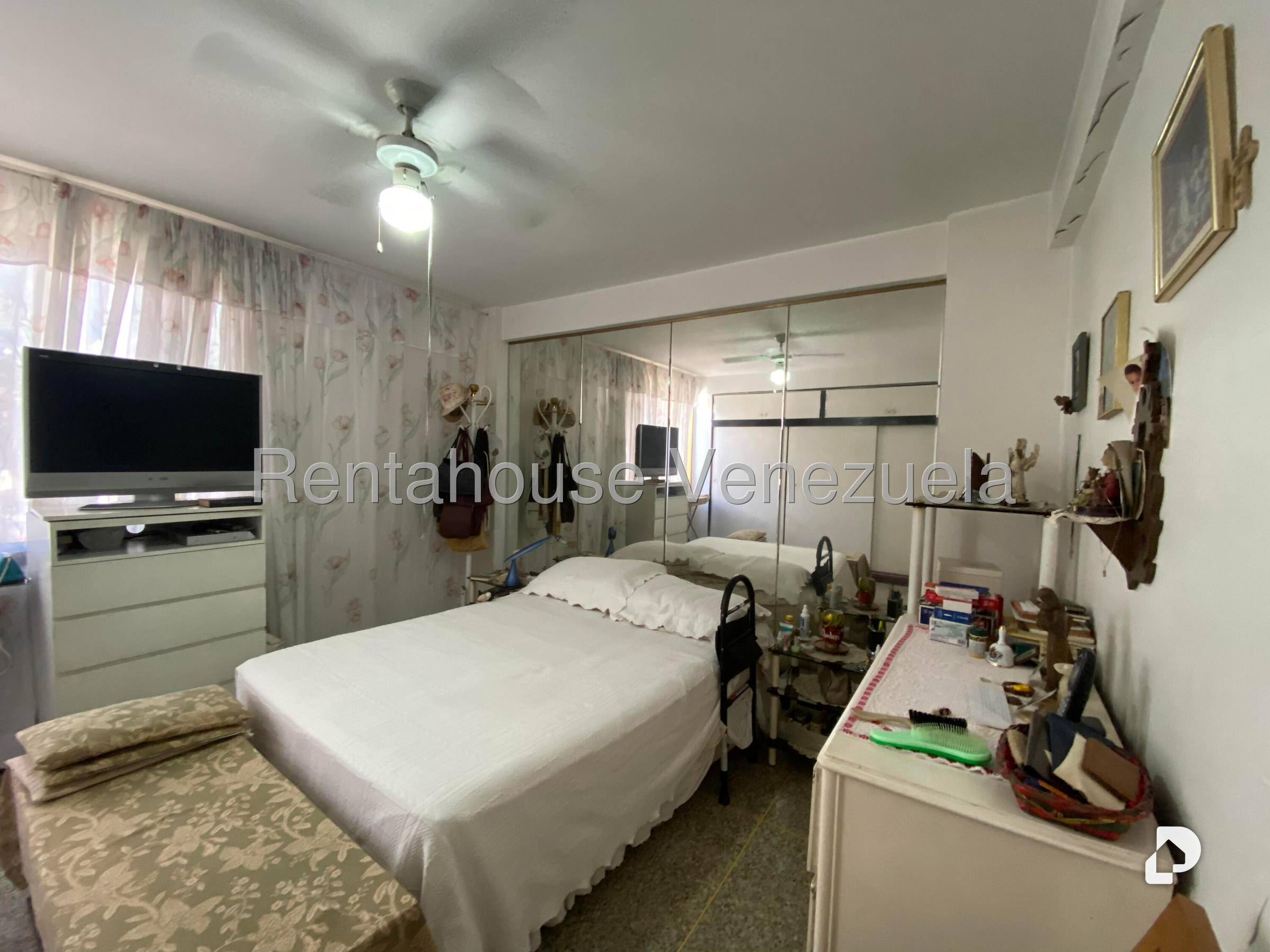 Apartamento en Altamira Sur, Caracas – 17