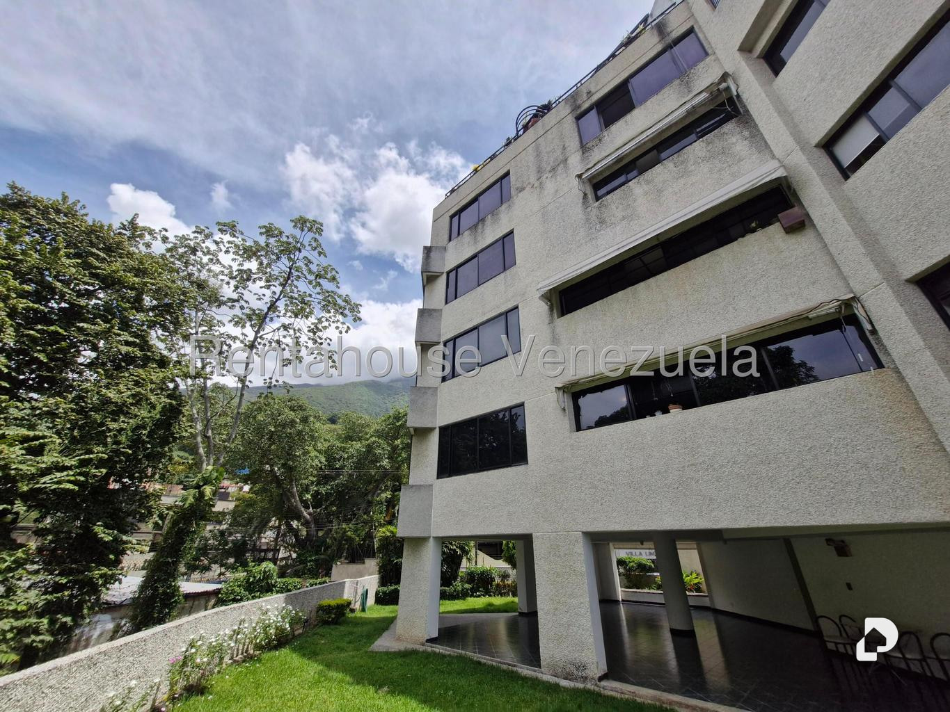 Apartamento en Los Palos Grandes, Caracas – 24