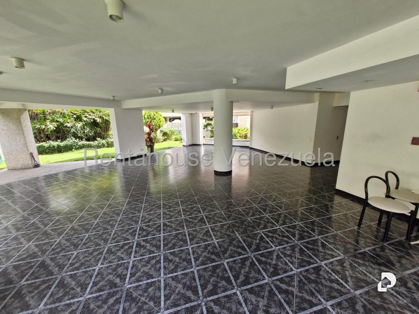 Apartamento en Los Palos Grandes, Caracas – 23
