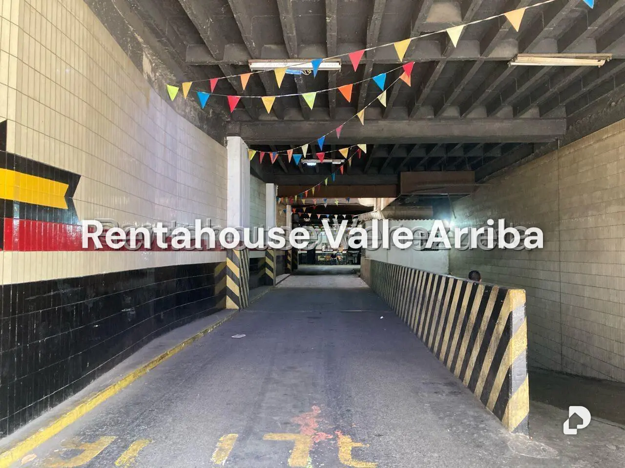 Garaje/Estacionamiento en Parroquia La Candelaria, Caracas – 2