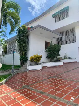 Casa en Cumbres de Curumo, Caracas – 26
