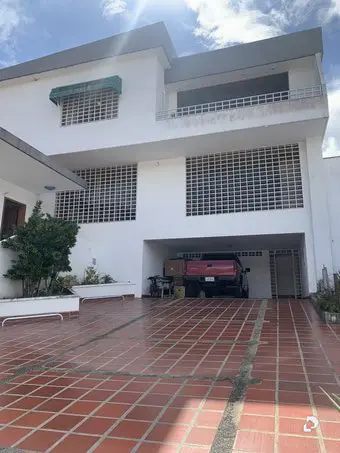 Casa en Cumbres de Curumo, Caracas – 25