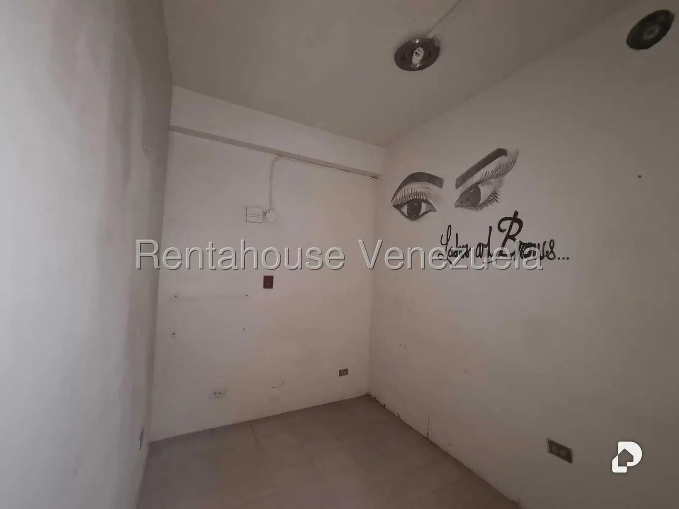 Local comercial en La Urbina, Caracas – 16