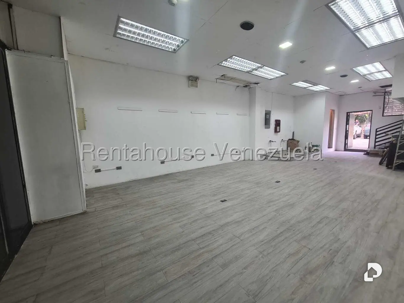 Local comercial en La Urbina, Caracas – 7
