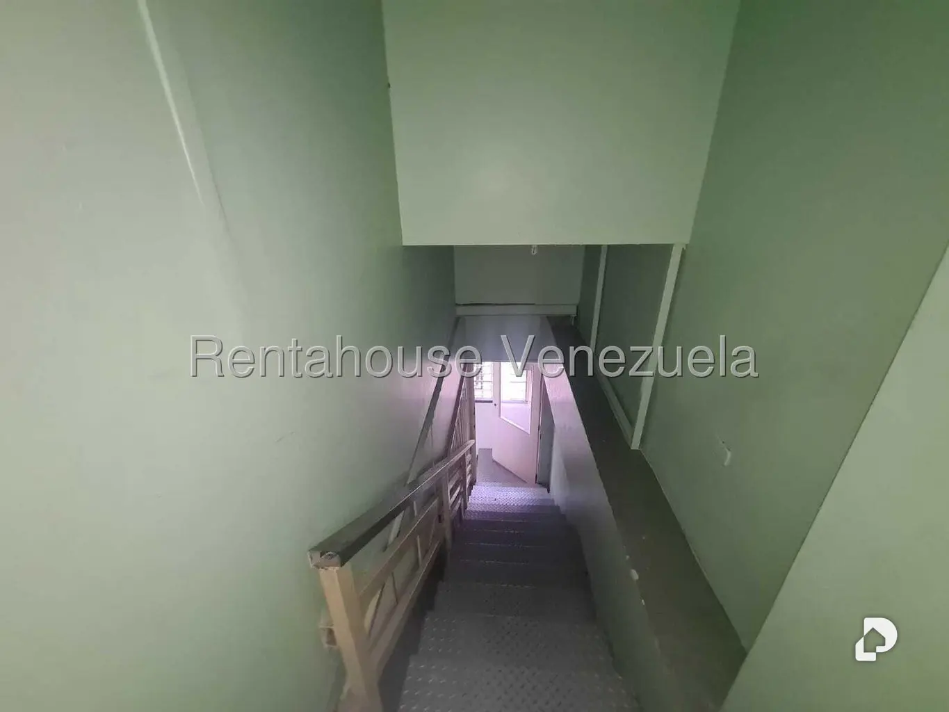 Local comercial en La Urbina, Caracas – 8