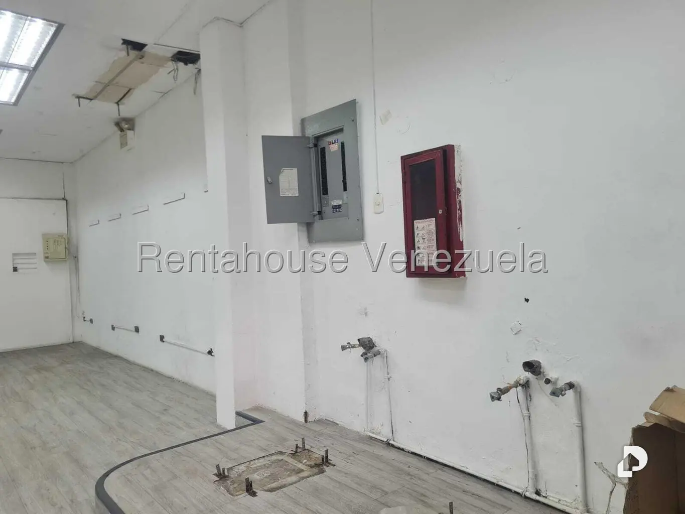 Local comercial en La Urbina, Caracas – 6