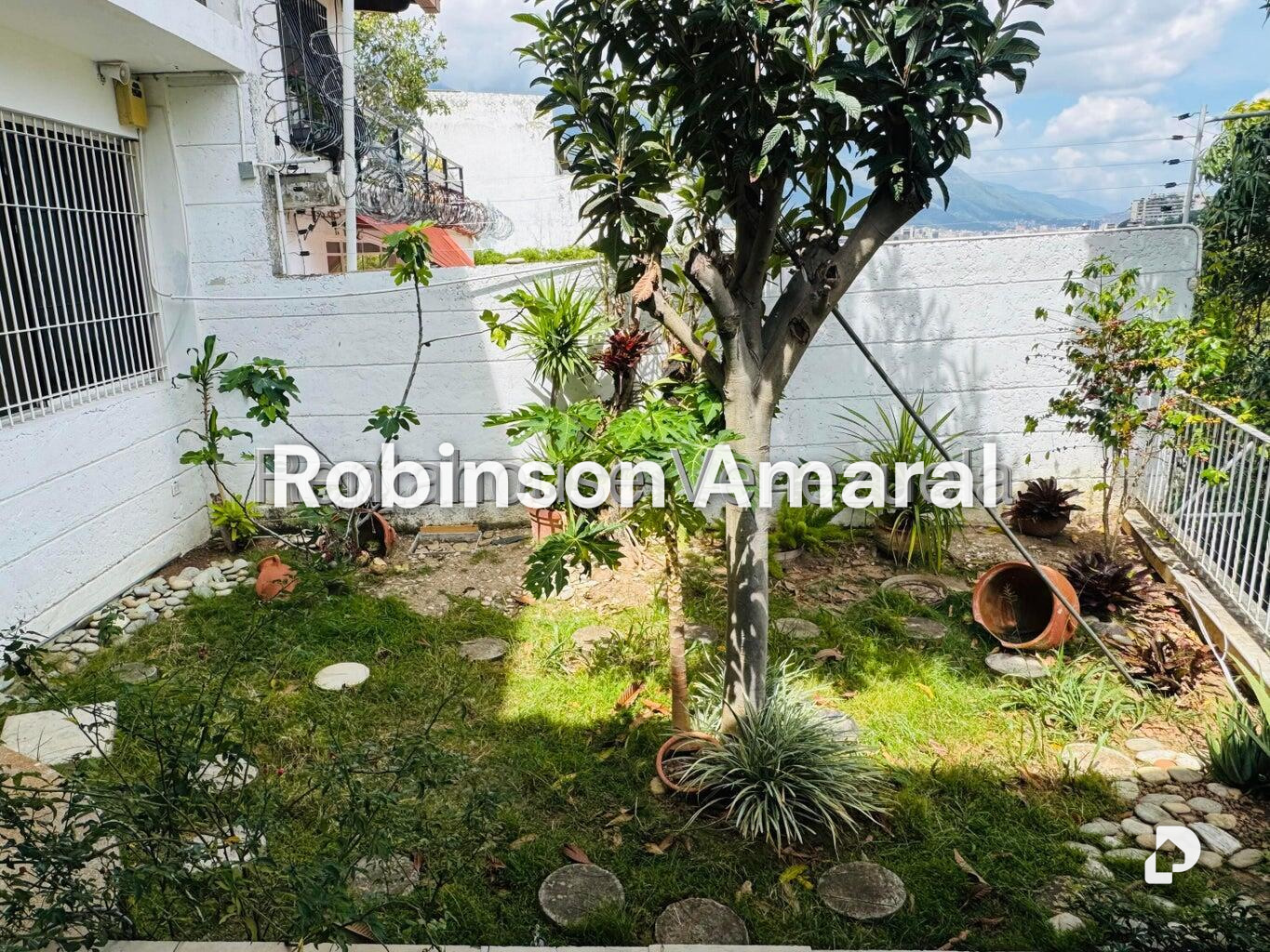 Casa en Colinas de Bello Monte, Caracas – 28
