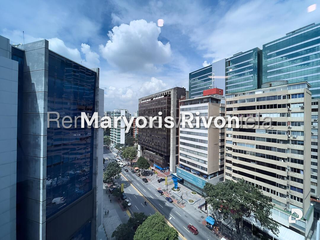 Oficina en El Rosal, Caracas – 28