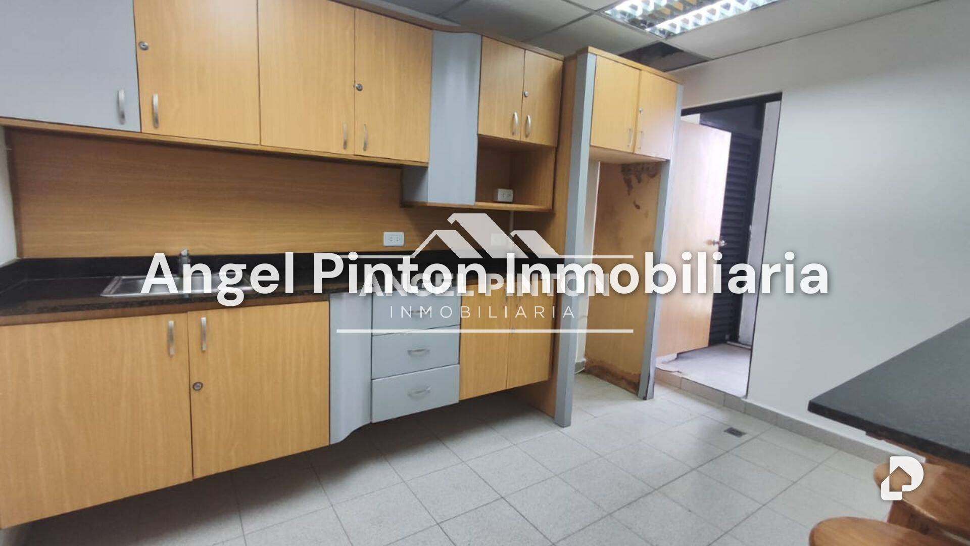 Oficina en Avenida 5 de Julio, Maracaibo – 14