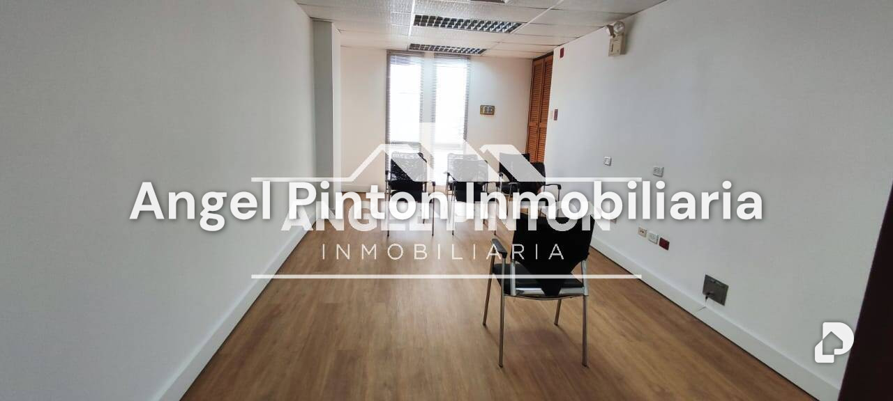 Oficina en Avenida 5 de Julio, Maracaibo – 17