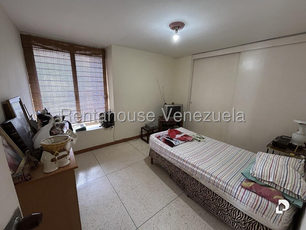 Apartamento en La Florida, Caracas – 25